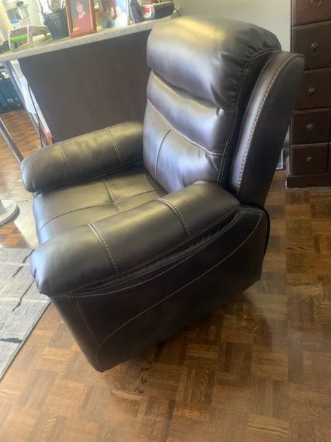 Leather Devon Recliner thumbnail