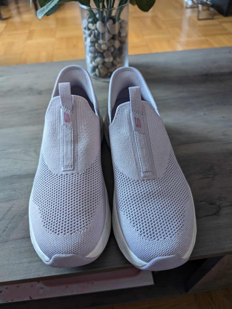 Skechers slip ons running shoes image indicator(3)