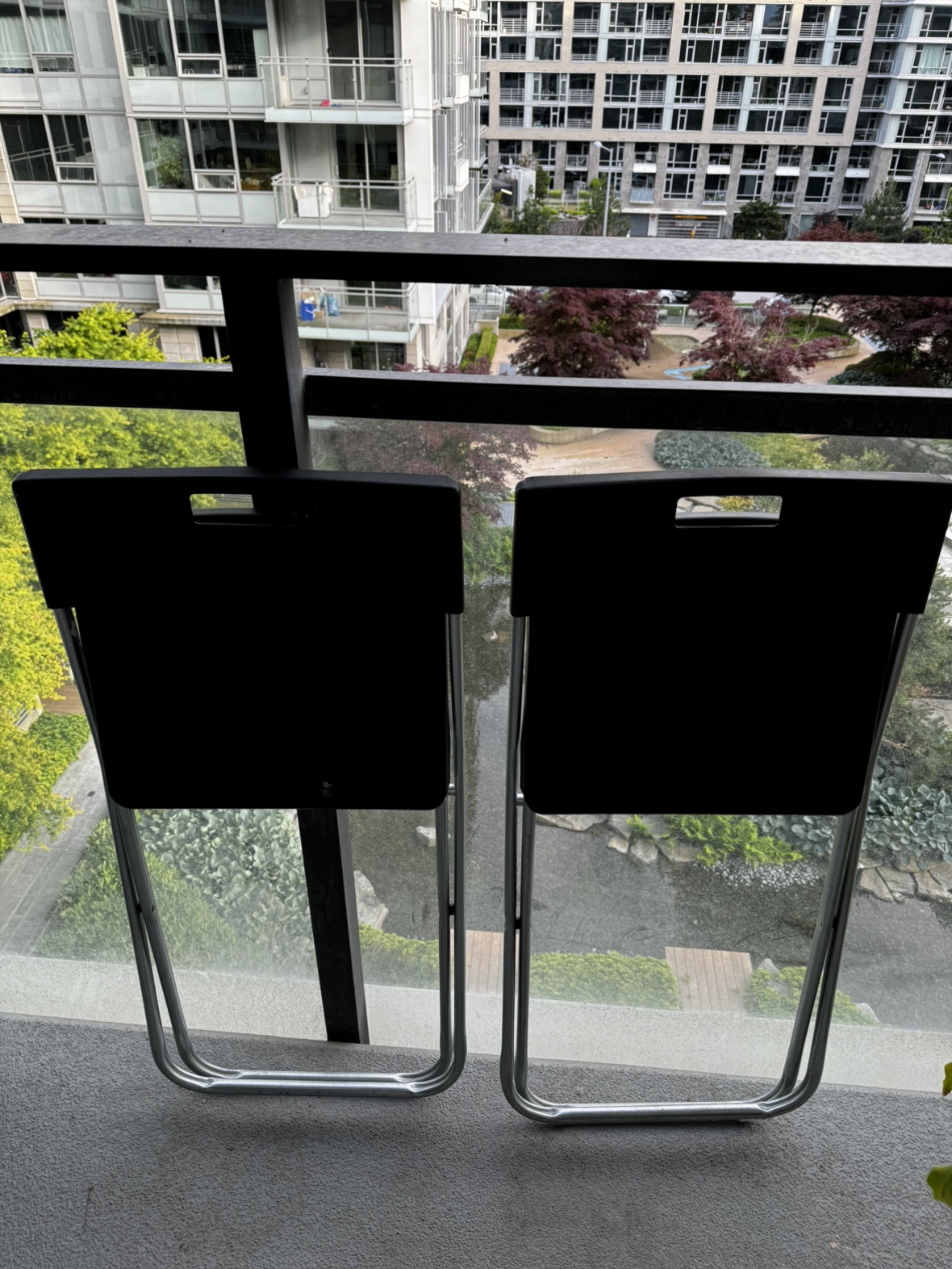 Set of two Folding Chairs image indicator(5)