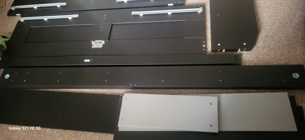 Queen size bed frame. like new.condition. - photo 4