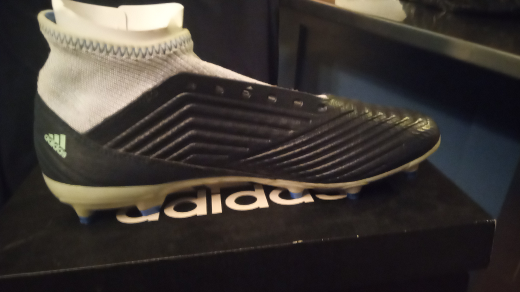 Soccer cleats for women's brand new - photo 4