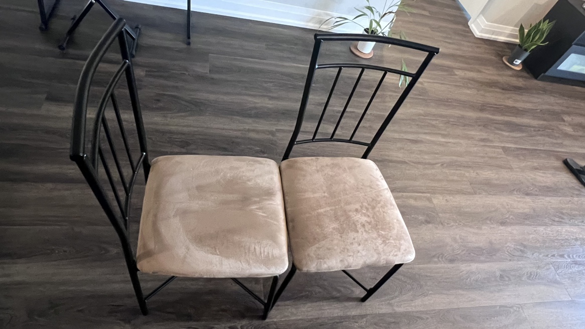 Move out sale: Traditional 5-Piece Dining Set image indicator(4)