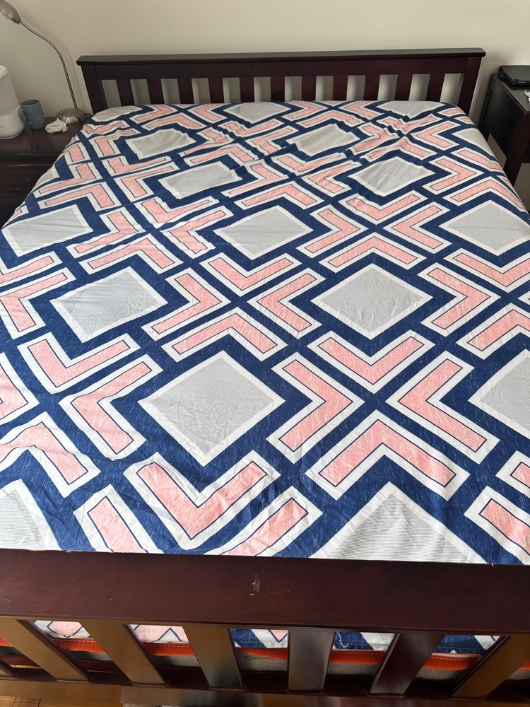Queen size bed frame - photo 3