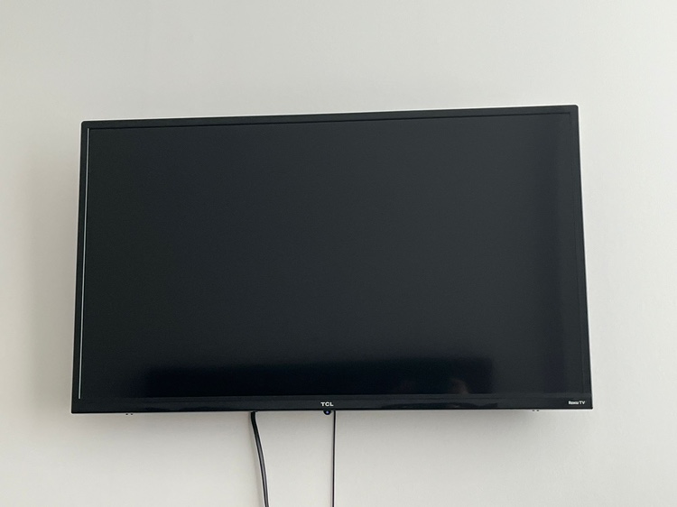 TCL Roku smart HDTV, 32” - photo 3