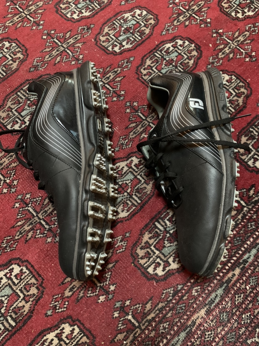 Golf shoe men’s 9.5 like new image indicator(3)