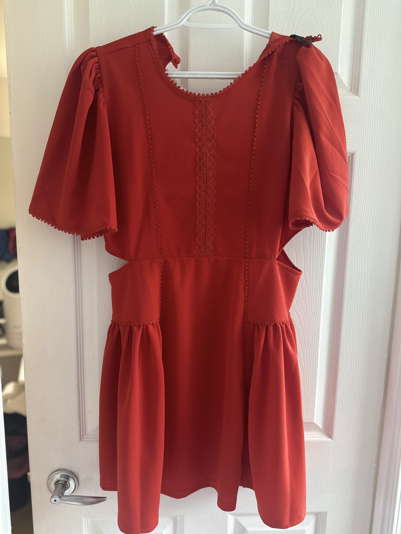 Summer dress with side cuts.