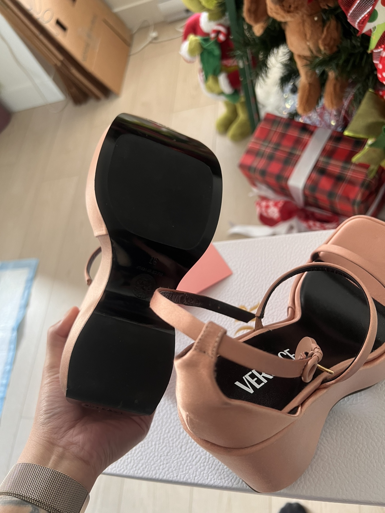 Versace image indicator(4)