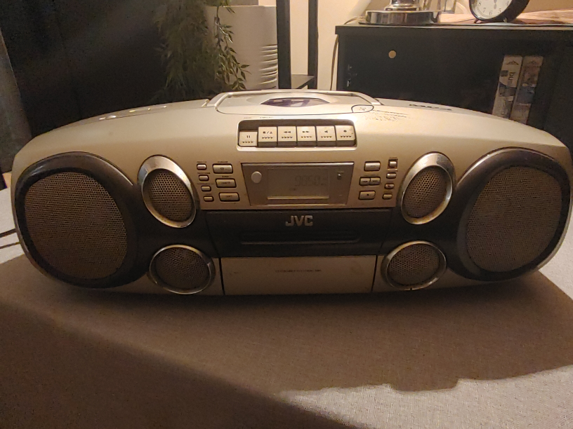 Radio/CD/tape/mp3 player