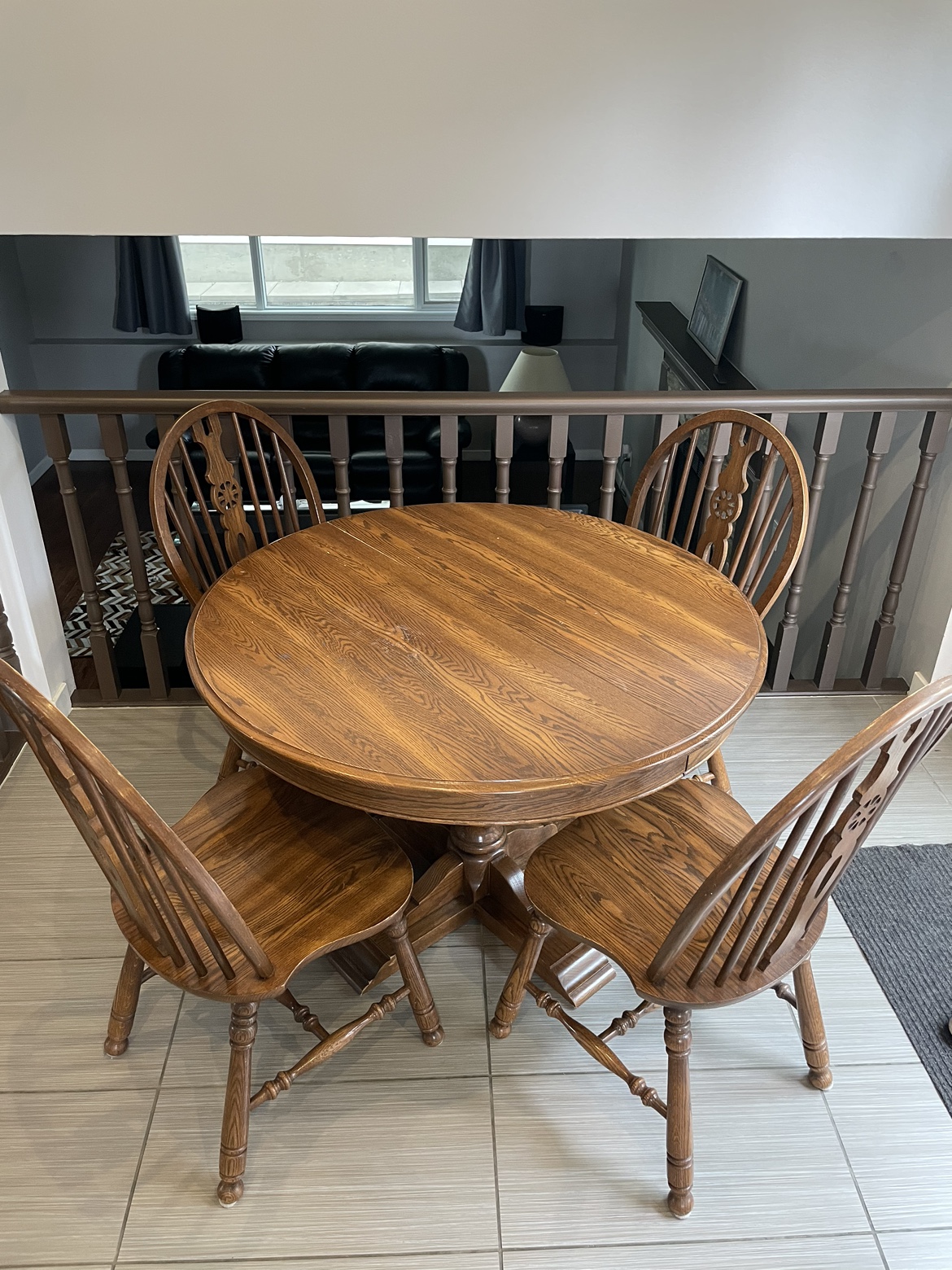 Wood extendable dining table with 4 chairs - photo 2