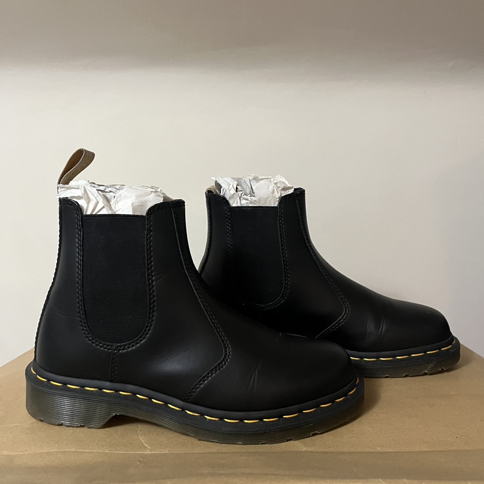 Vegan Dr.Martens Chelsea Boots / US Women’s 7 image indicator(3)