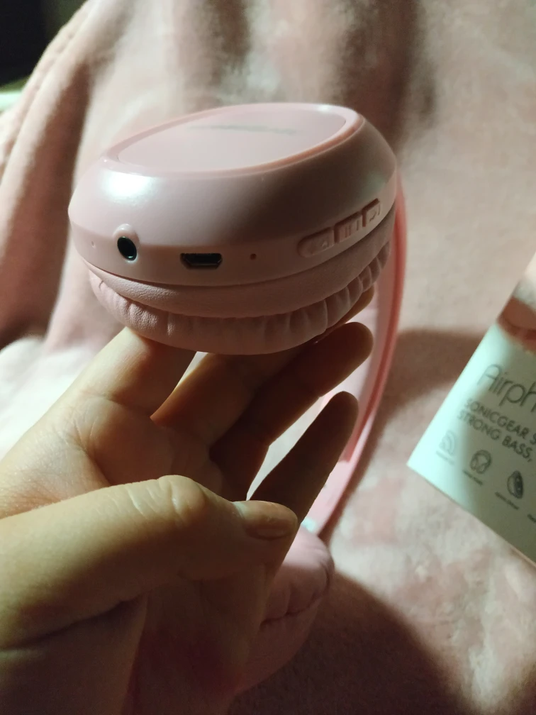 pink headphones image indicator(3)