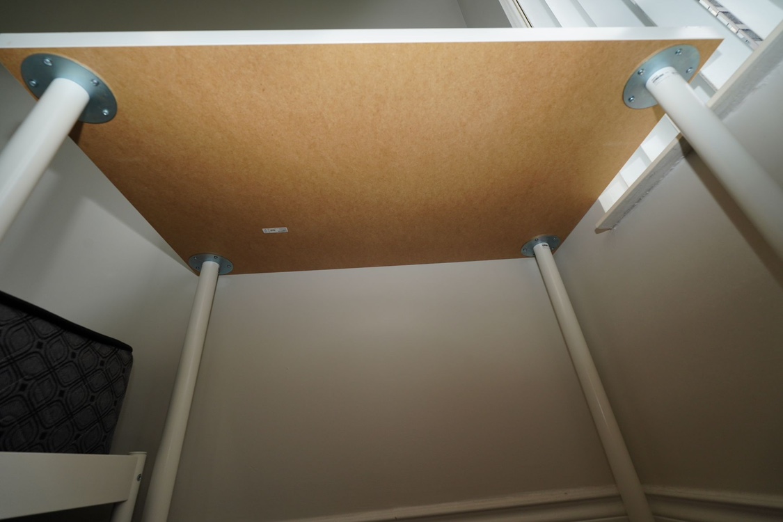 White Table - photo 2