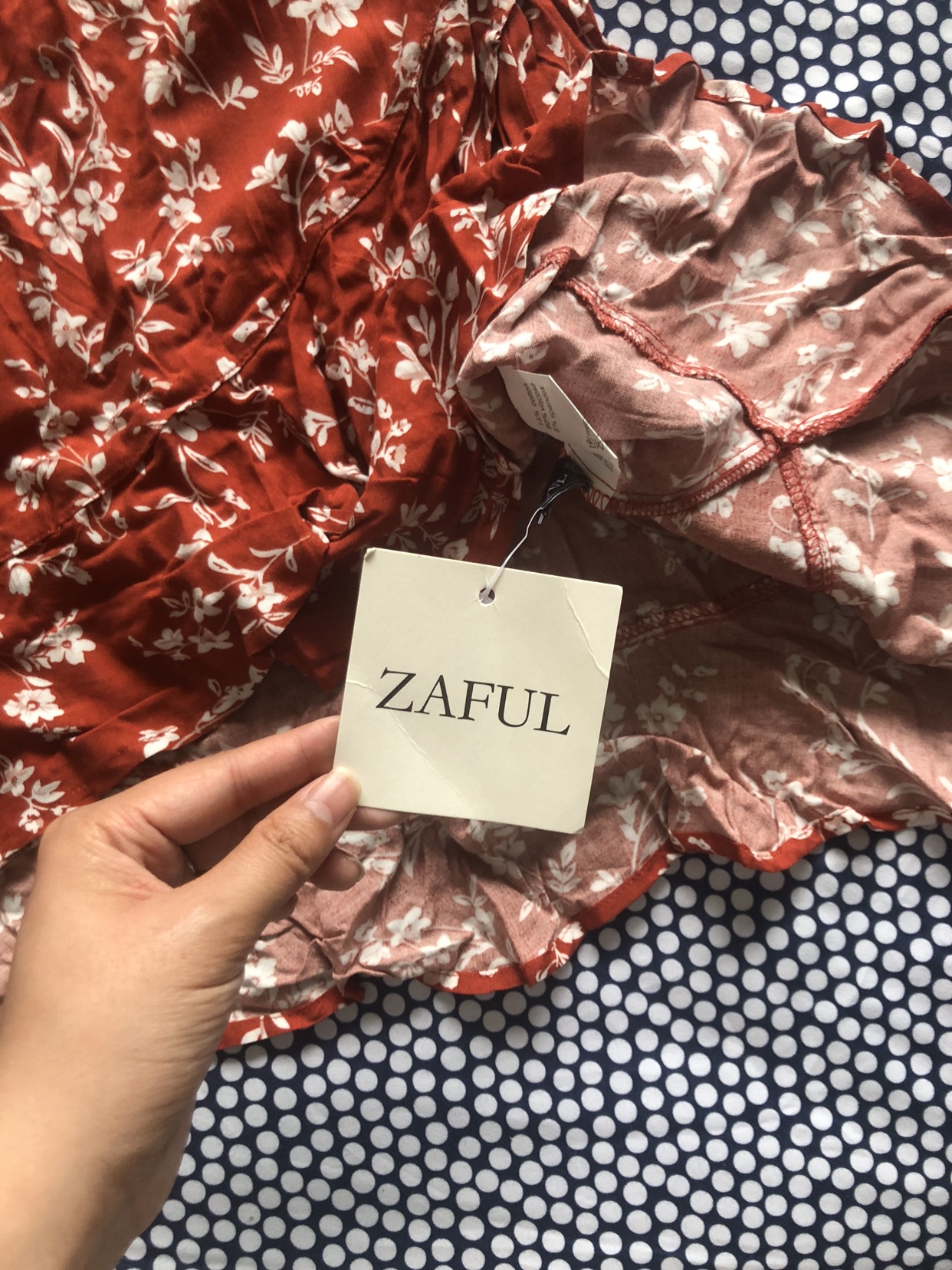 Red floral wrap dress image indicator(3)