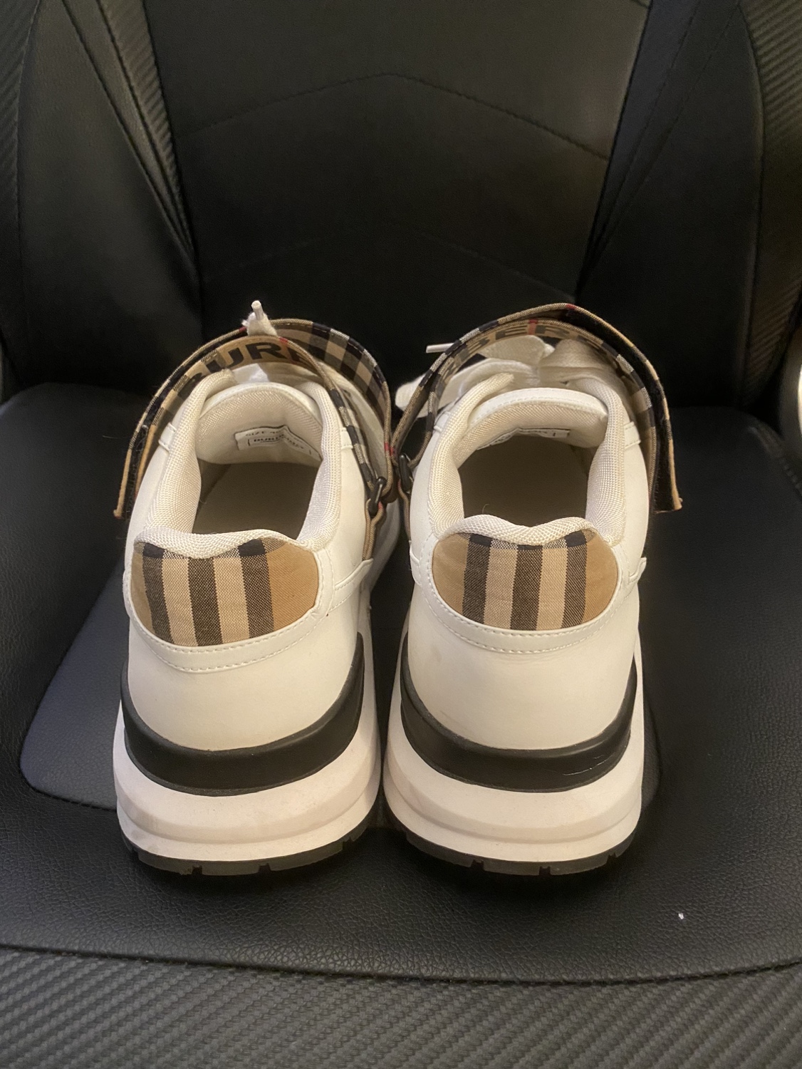 Burberry sneakers - photo 2