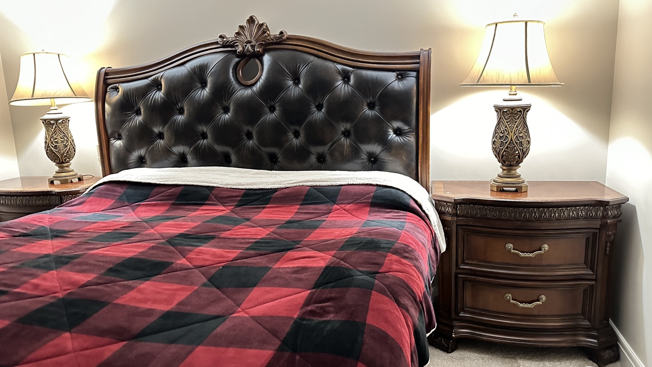 King size solid wood high quality bed set - photo 2