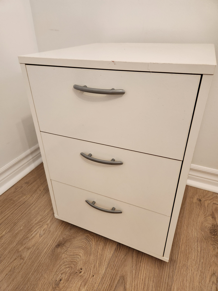 2 White Night Stands with 3 Drawers - photo 2