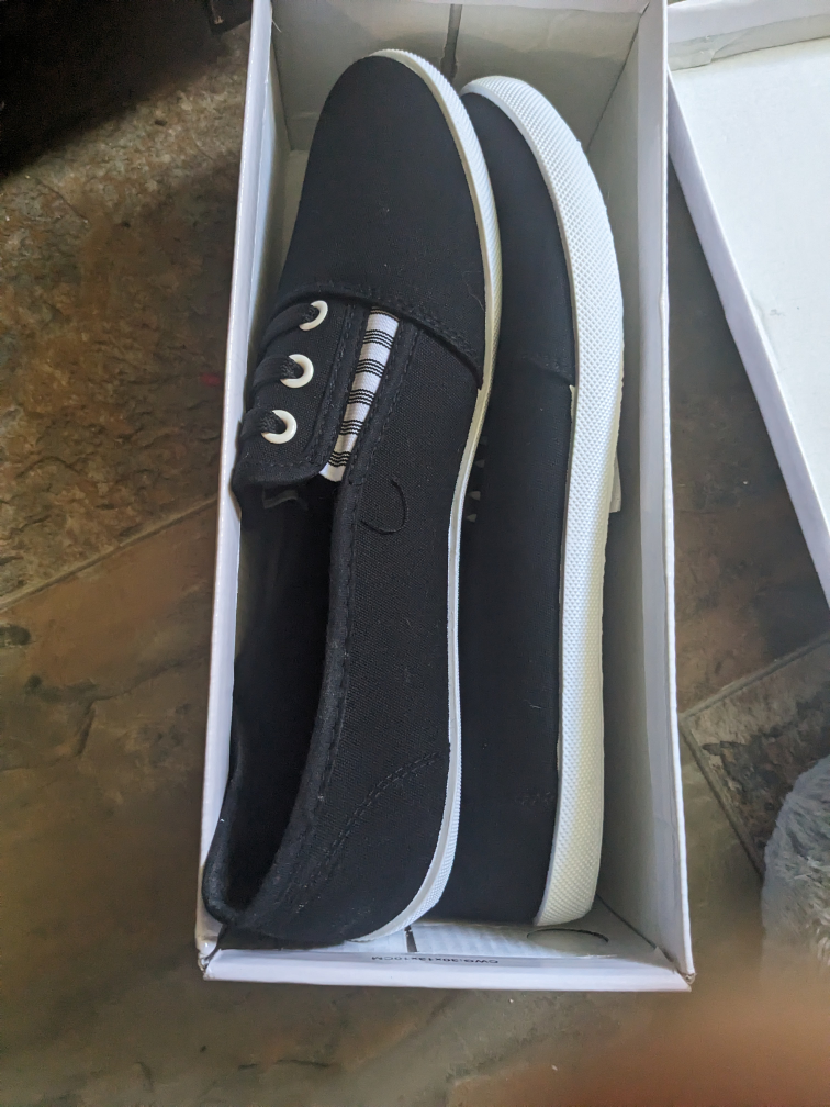 Slip-On women's size 10 shoes brand new image indicator(2)