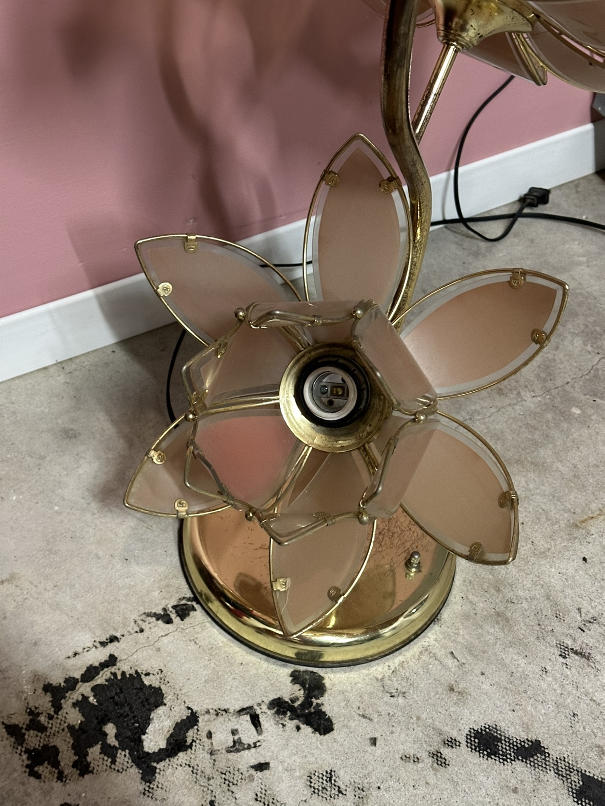 Vintage Pink Lotus Table Lamp (Will Deliver In Toronto) image indicator(5)