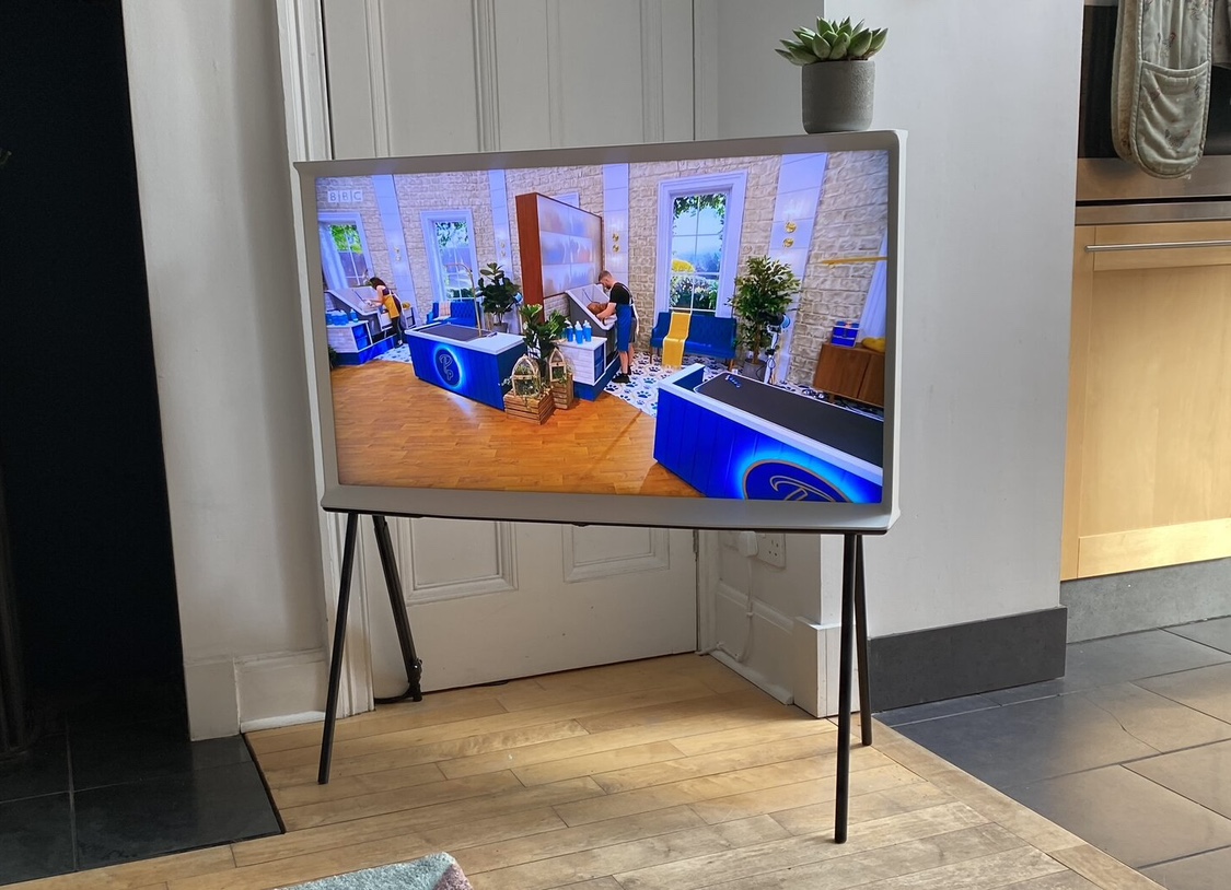 Samsung Serif TV 43 inch thumbnail