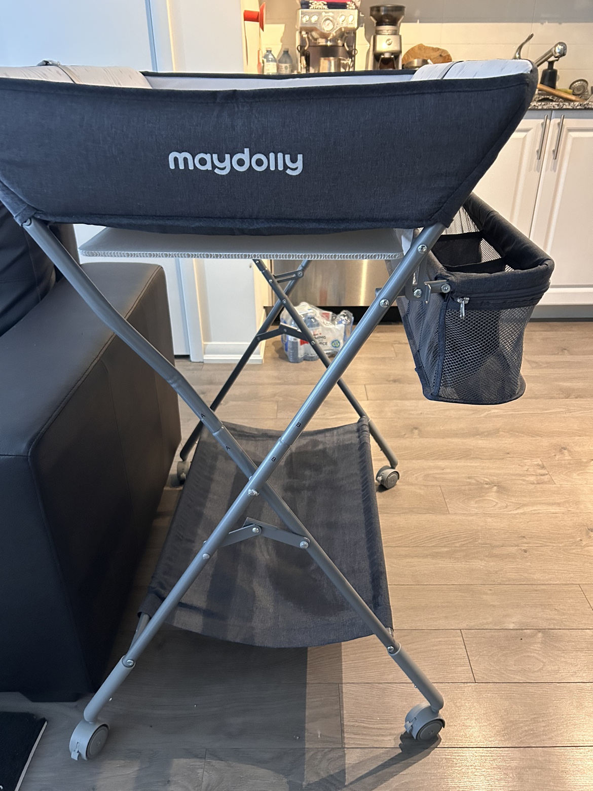 Baby diaper changing table - photo 2