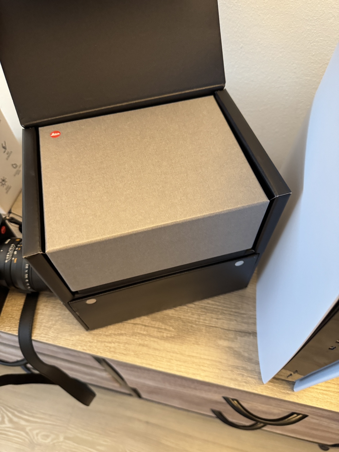 Brand new just unboxed Leica Q3 camera - photo 3