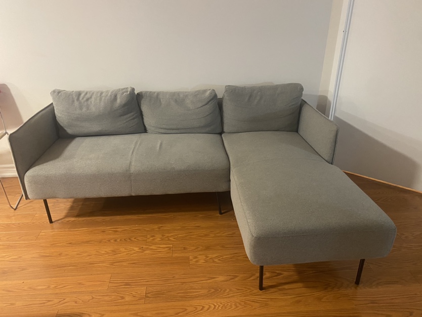 Structube mini L shape sofa - photo 2