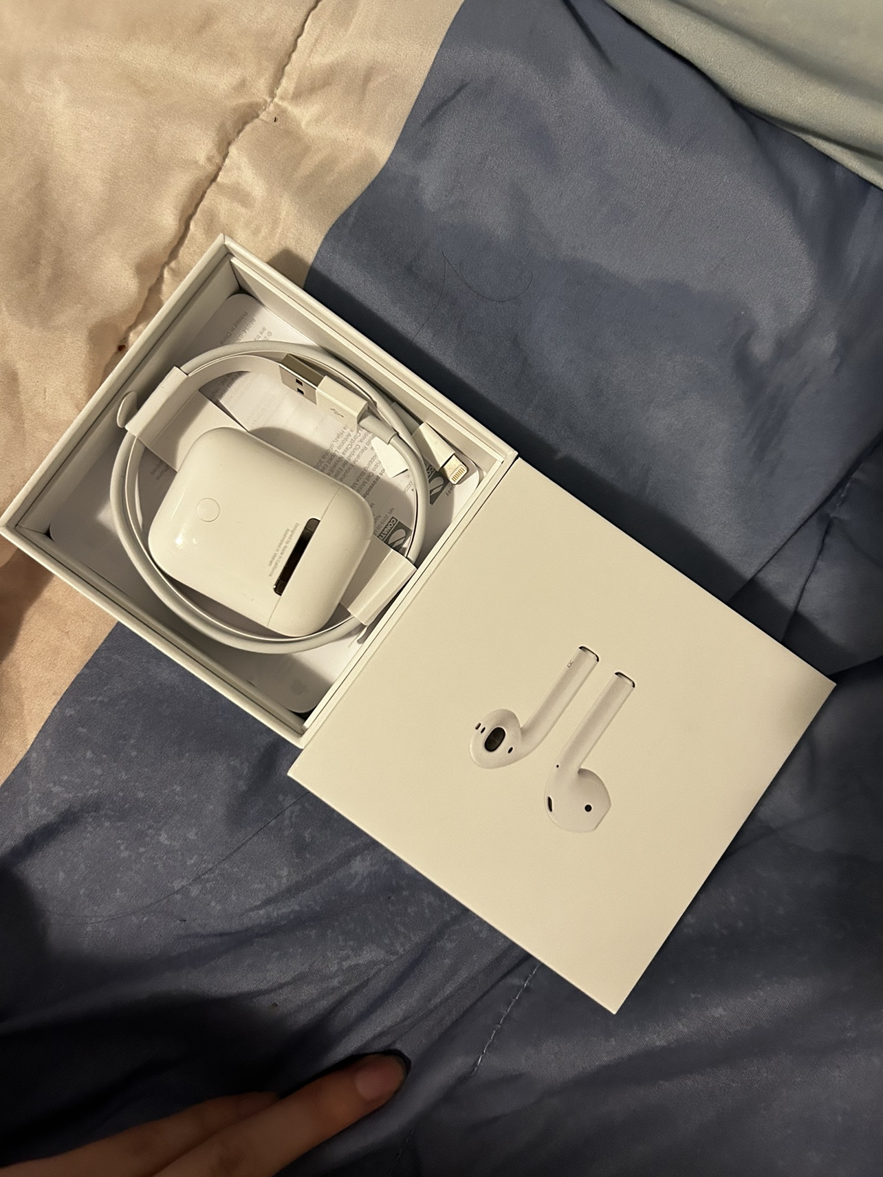 Apple 2nd generation AirPods
