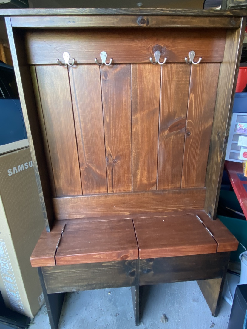 Small foyer locker/cubby