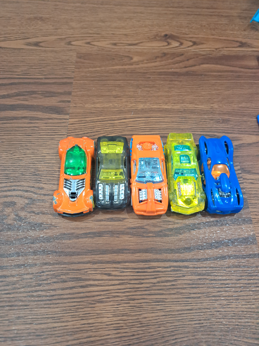 Hot Wheels Jumbo Stunt Box - photo 5