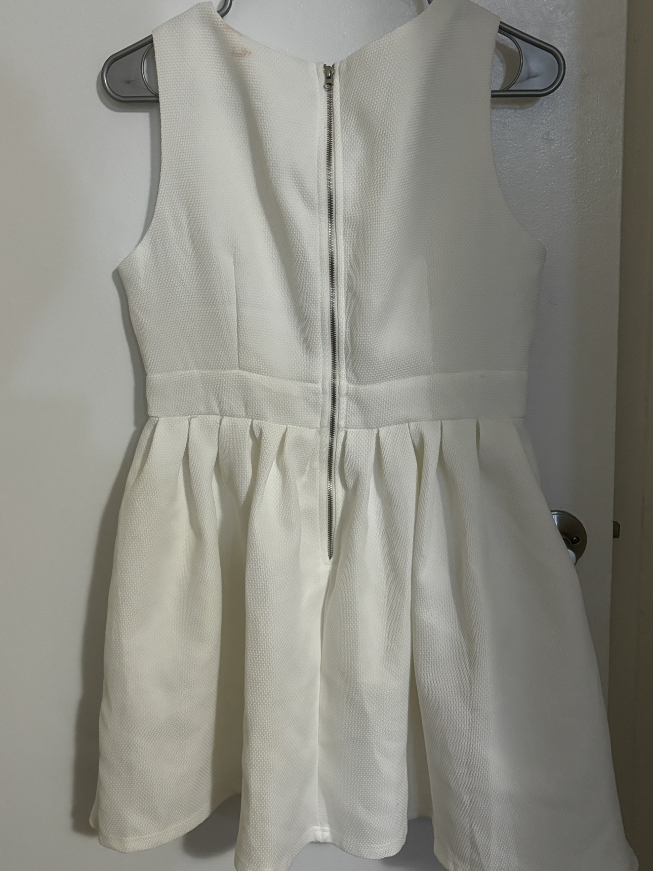 Short white gown