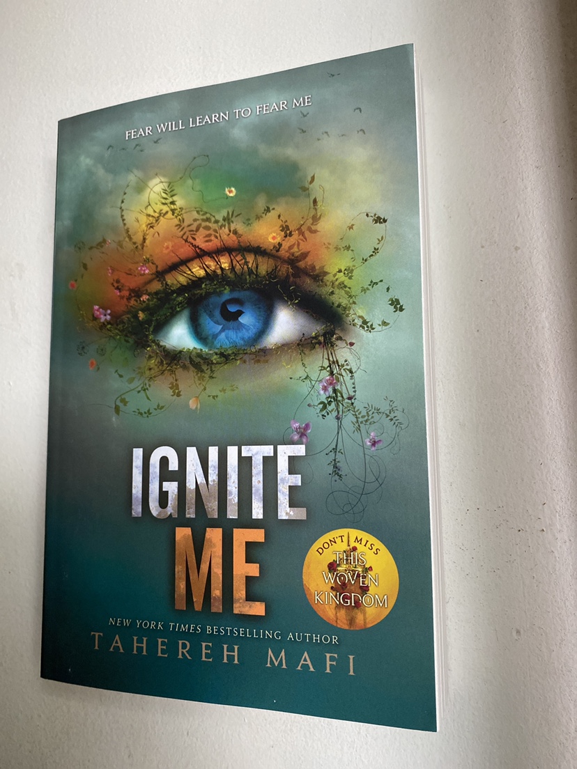 Ignite Me (paperback) thumbnail