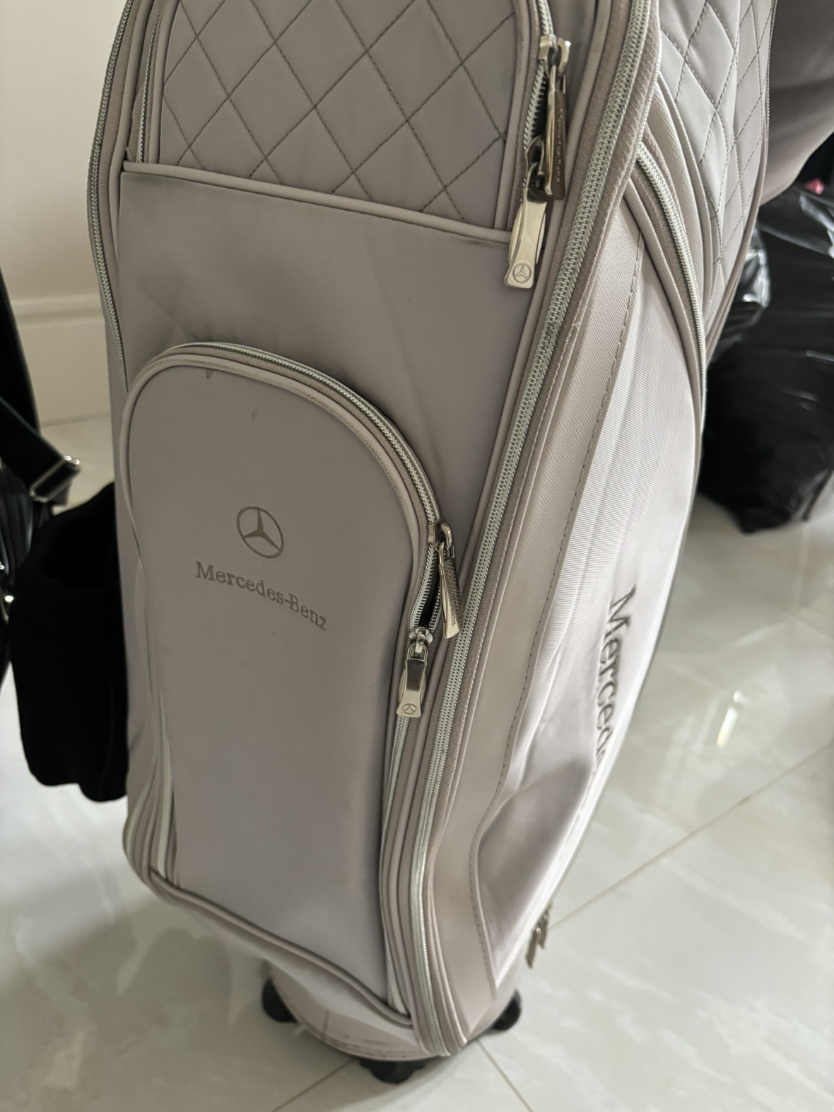 Mercedes Benz Golf Stand Bag image indicator(5)