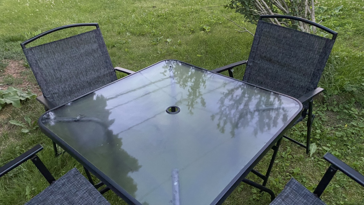 Patio table and chairs - photo 2