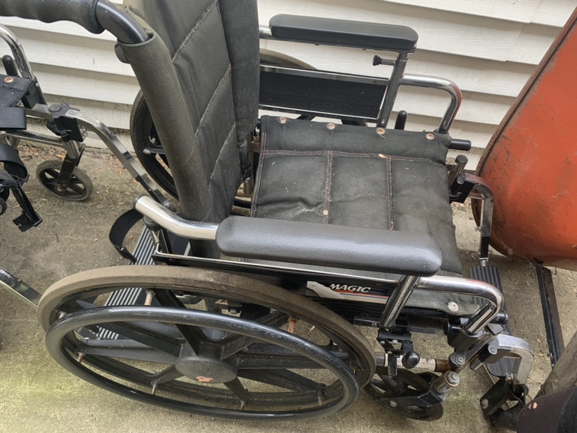 2 wheelchairs and leg brace - photo 4