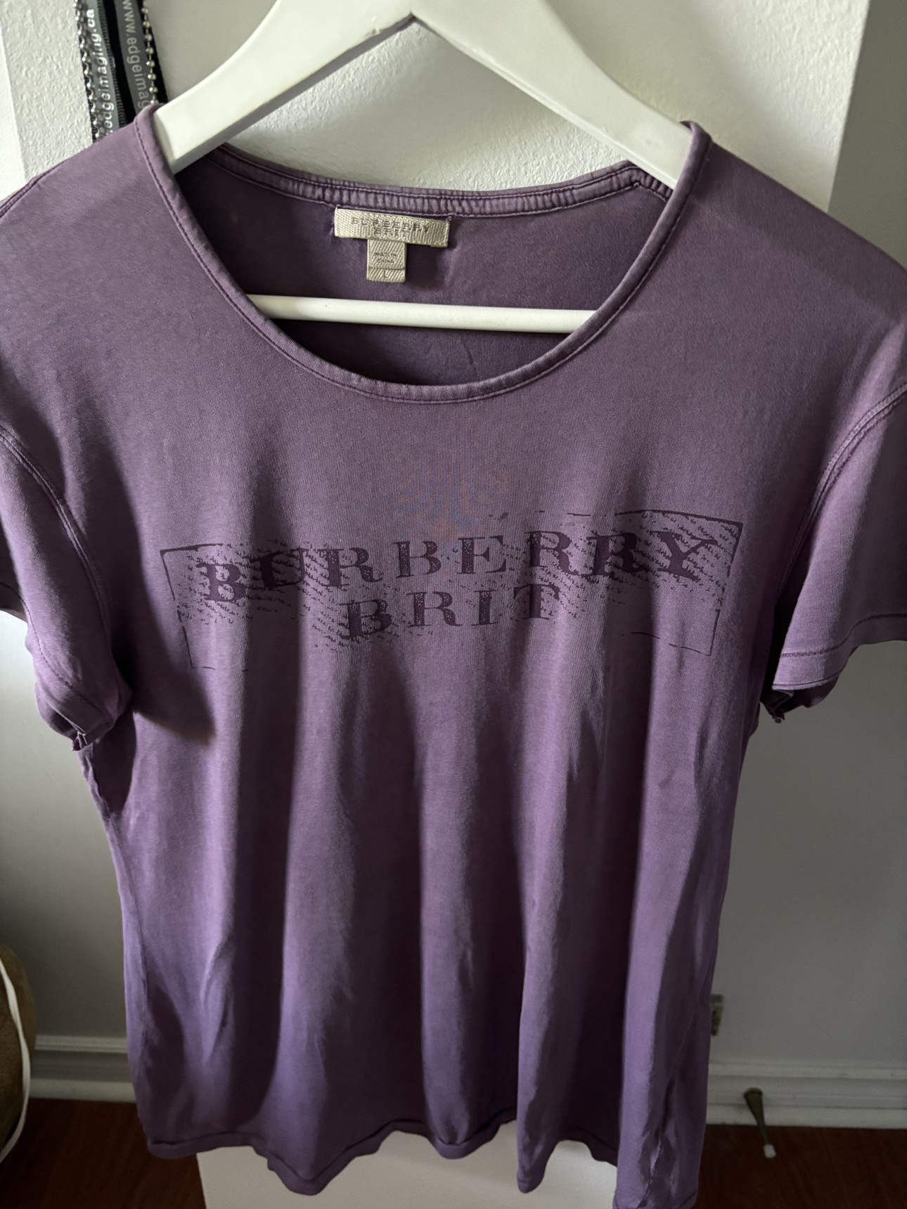 Burberry brit t shirt thumbnail