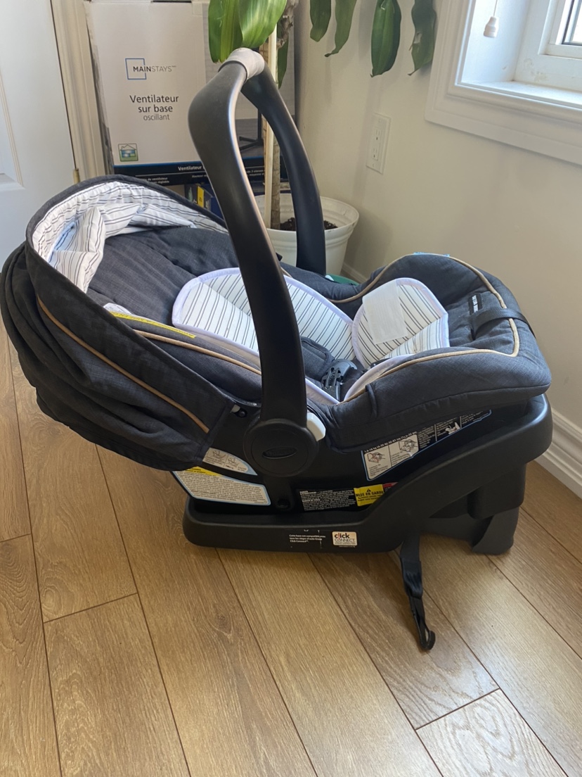 Graco infant Carseat with base - photo 3