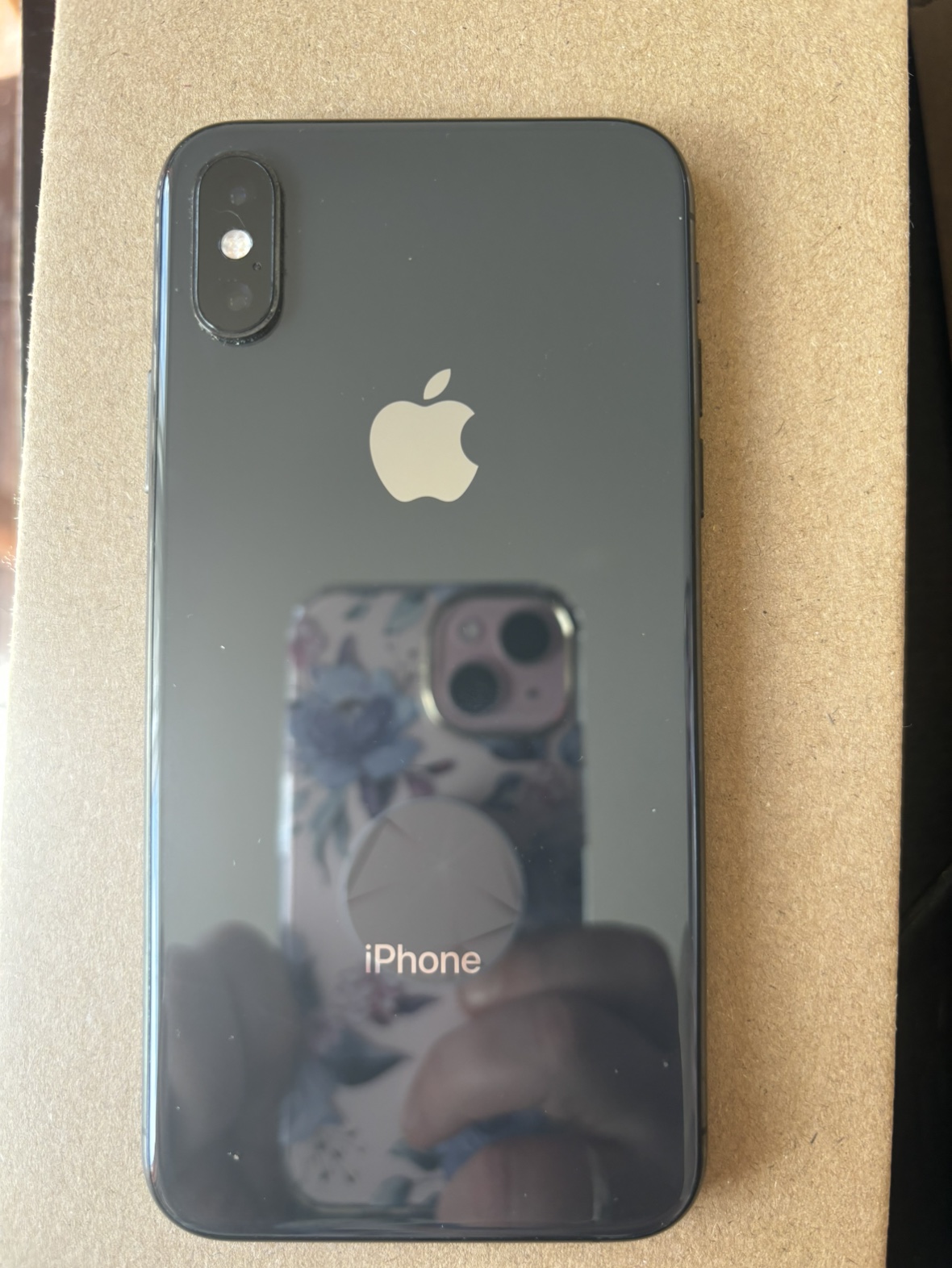iPhone xs 128 GB image indicator(2)