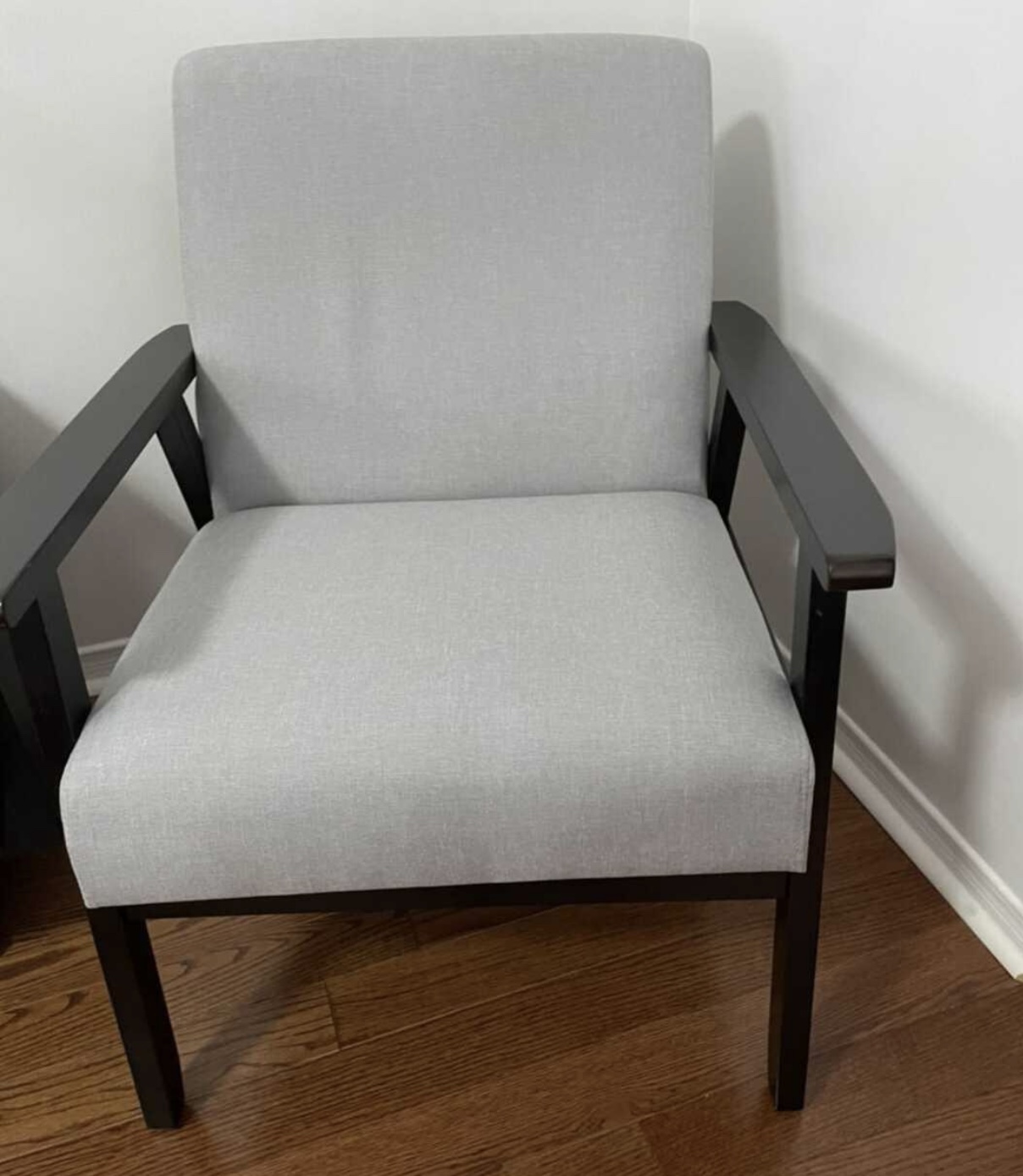 Retro chair thumbnail