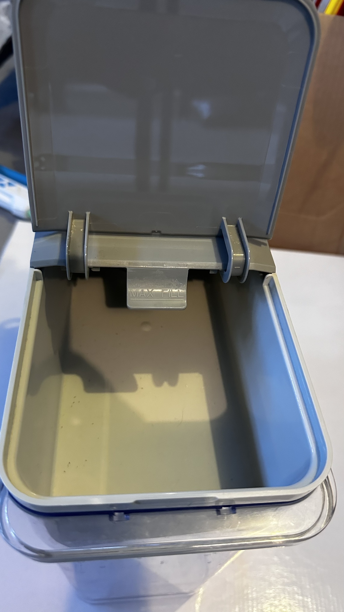 Brita water filter dispenser - photo 2