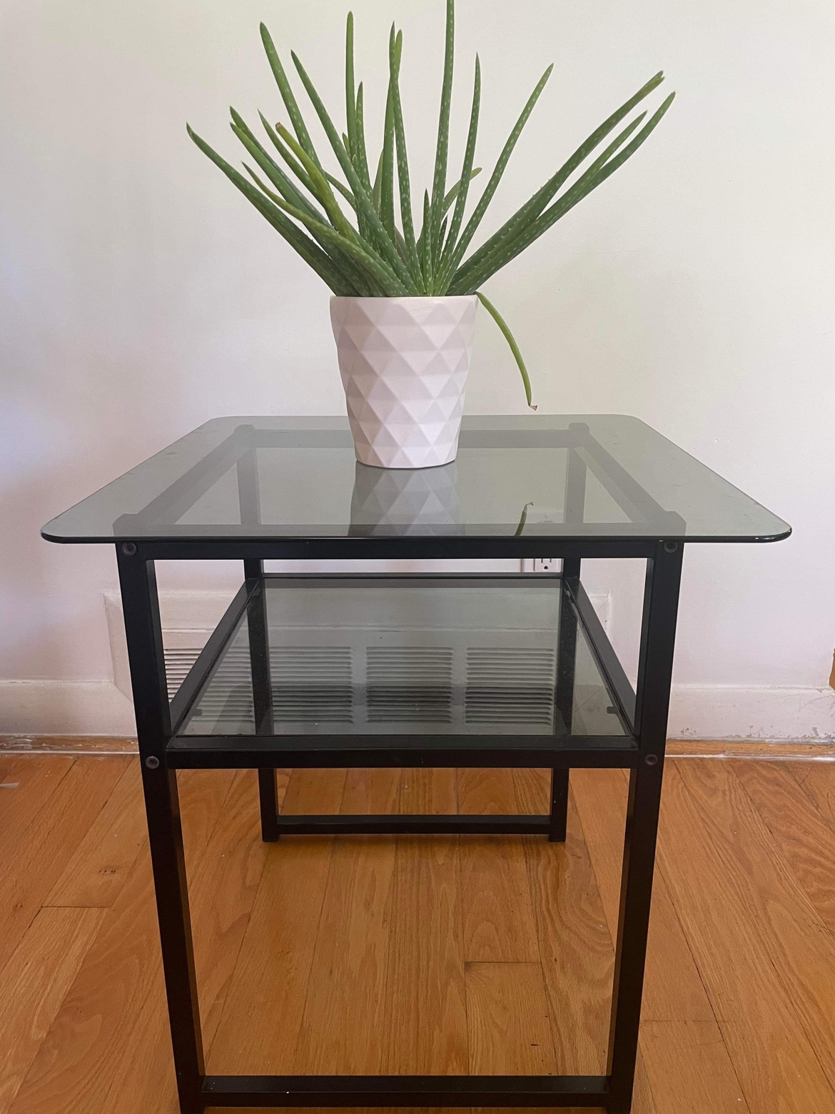 Side table thumbnail