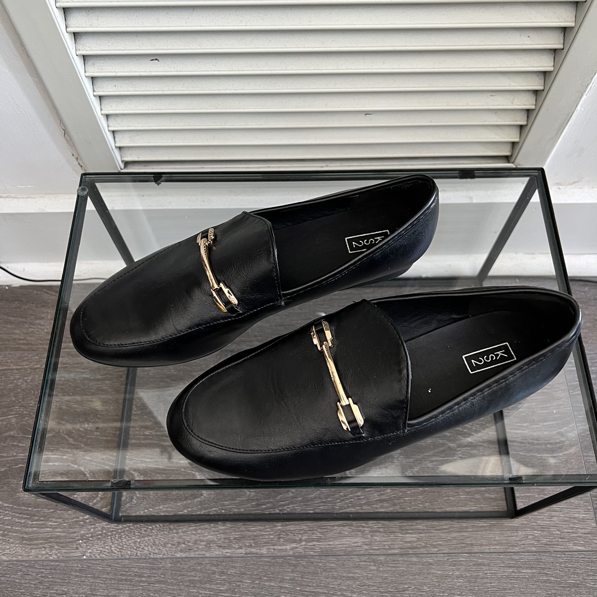 *LIKE NEW* Women’s Loafers image indicator(4)