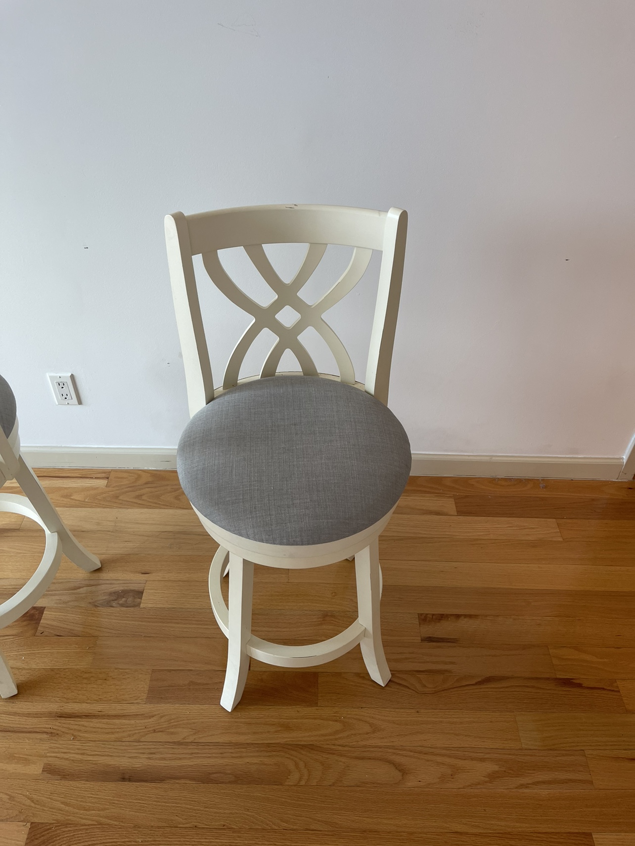 SET OF TWO swivel stool chairs - photo 4