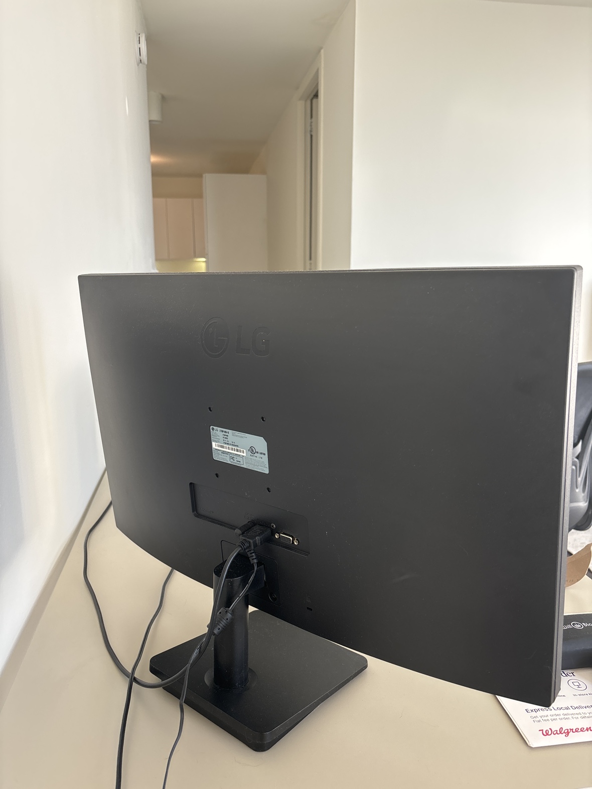 LG FHD monitor (27”) - photo 2