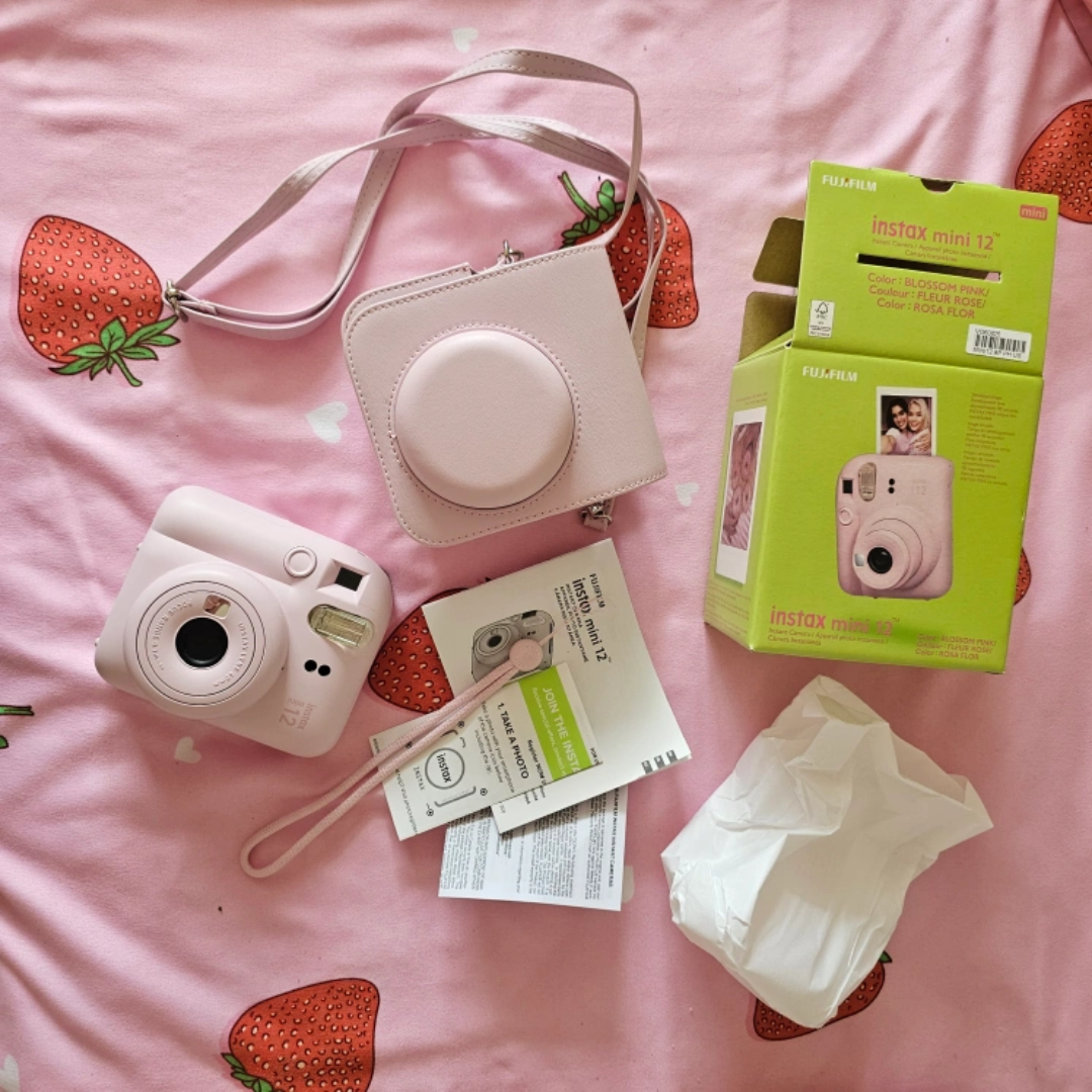 Instax Mini 12 Pink + Pink Case thumbnail