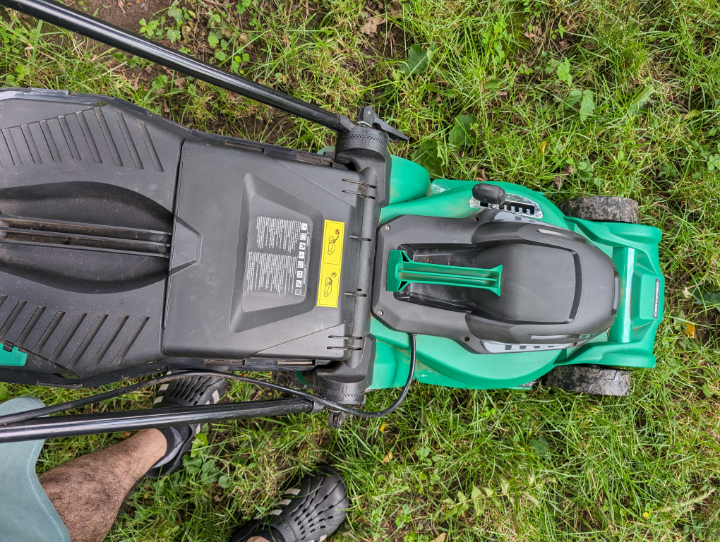 CERTIFIED Elctric Lawn mower - photo 3