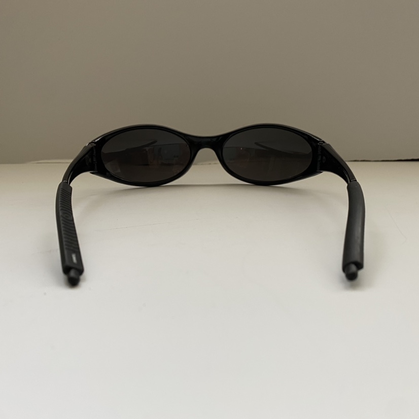 Black Sunglasses - photo 2