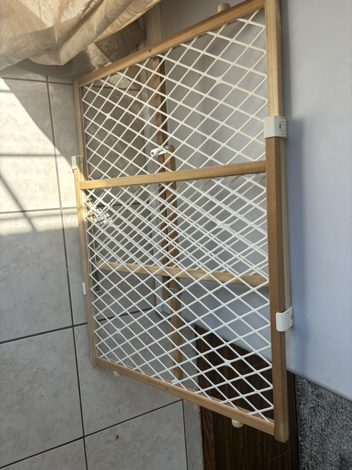 Safety gate for baby - photo 2