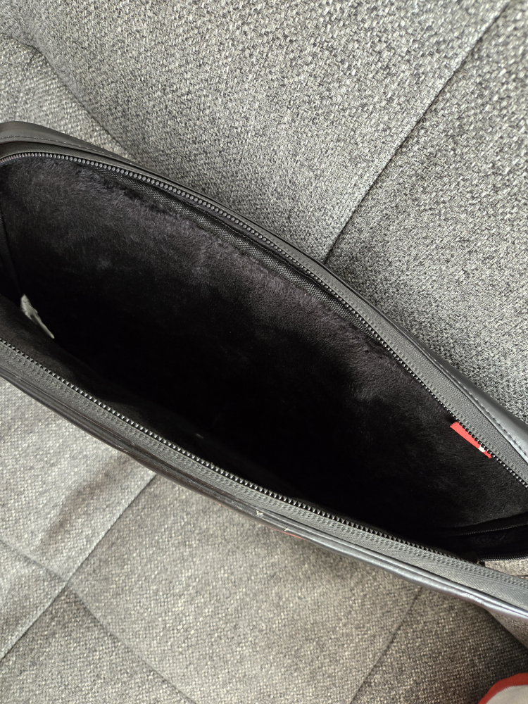 Puma laptop sleeve image indicator(3)