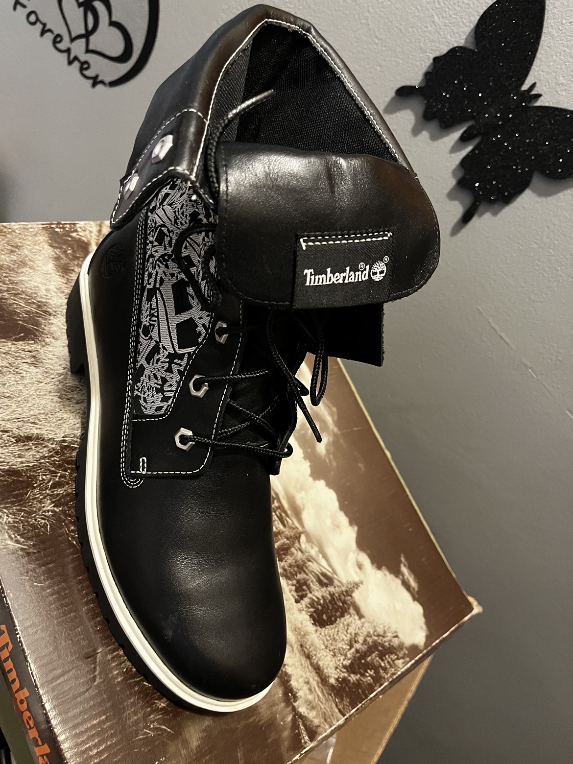 BN TIMBERLAND WOMENS BOOTS image indicator(2)