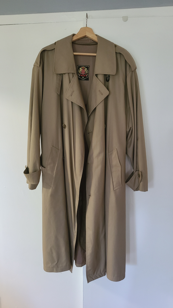 Trench Coat Size L-XL
